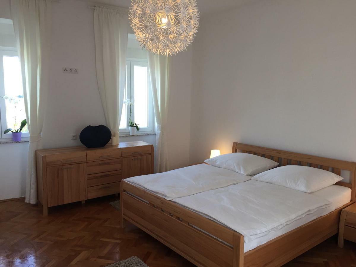 Central House Nona Crikvenica Exterior foto